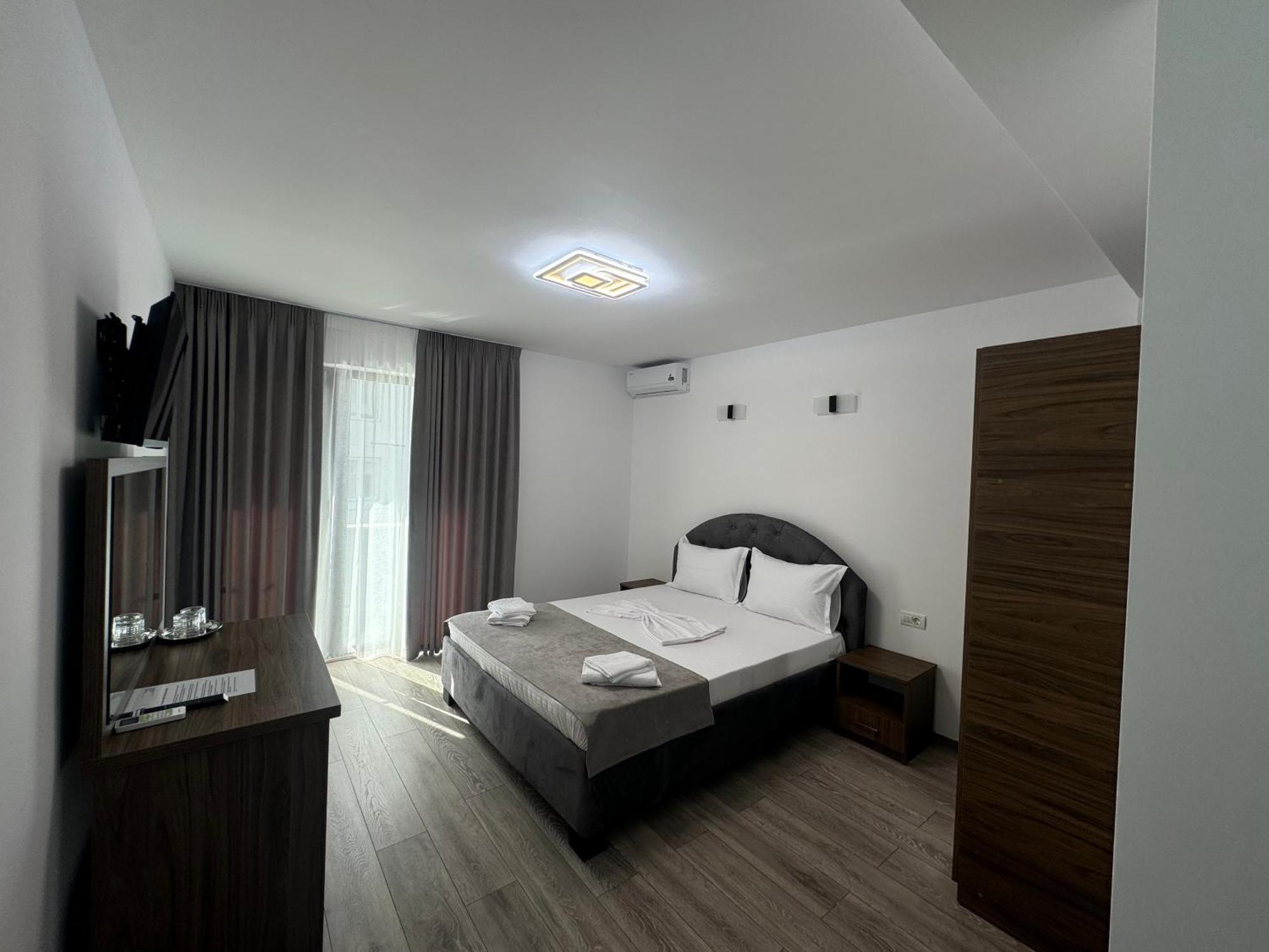 Casa Cristal Sulina Hotel ภายนอก รูปภาพ