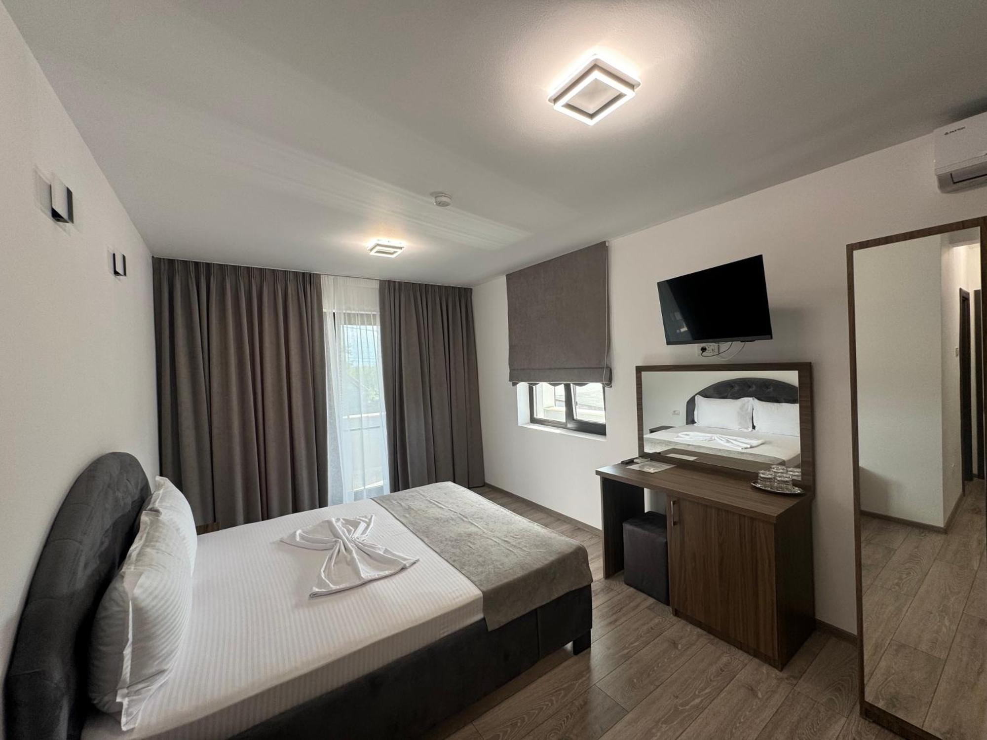 Casa Cristal Sulina Hotel ภายนอก รูปภาพ